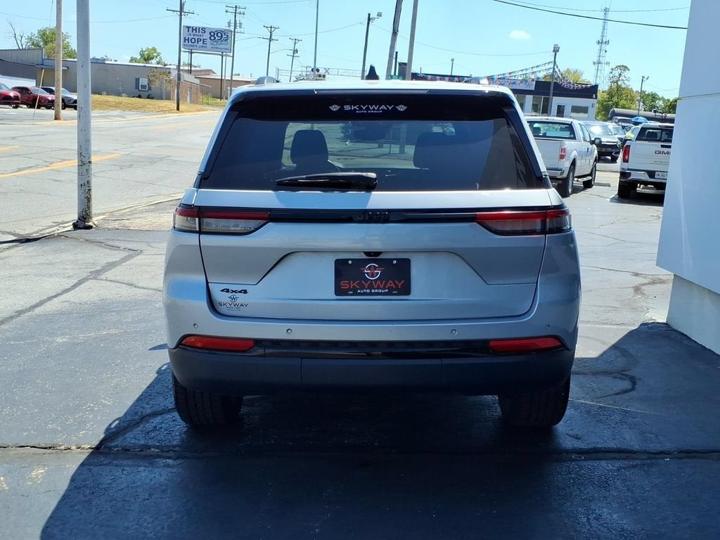 2022 Jeep Grand Cherokee Altitude