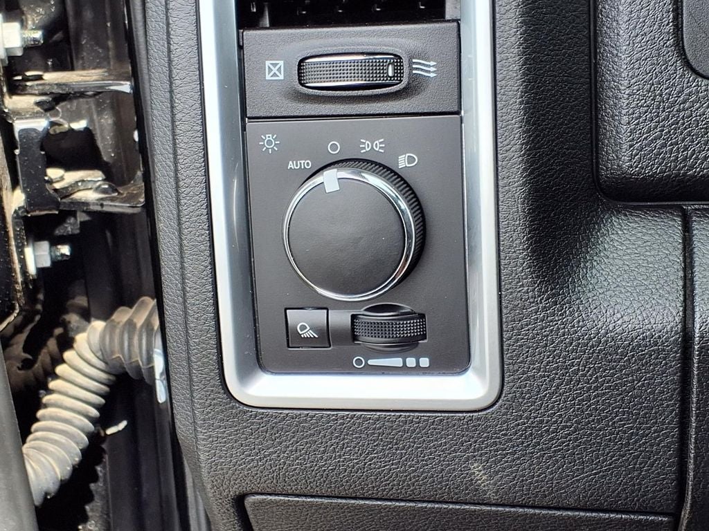 2024 RAM 1500 Classic Warlock Crew Cab 4x4 5'7" Box
