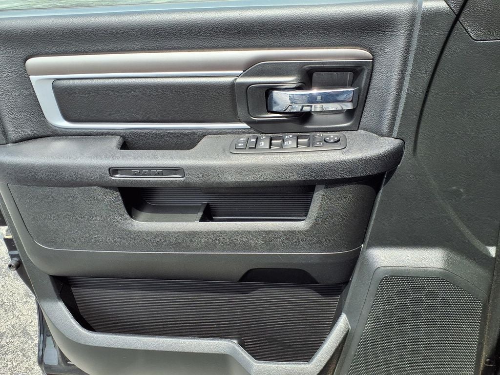 2024 RAM 1500 Classic Warlock Crew Cab 4x4 5'7" Box