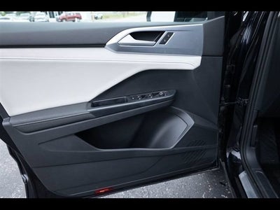 2025 Volkswagen Taos SE