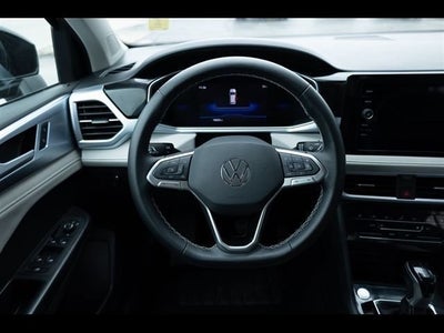 2025 Volkswagen Taos SE