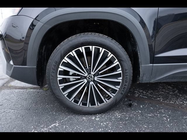 2025 Volkswagen Taos SE