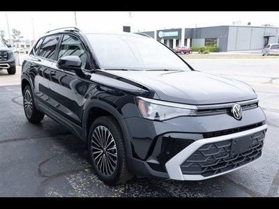 2025 Volkswagen Taos SE