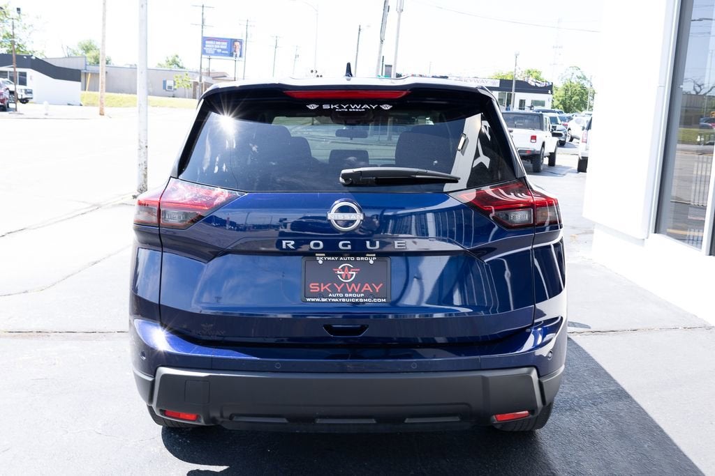 2025 Nissan Rogue SV FWD