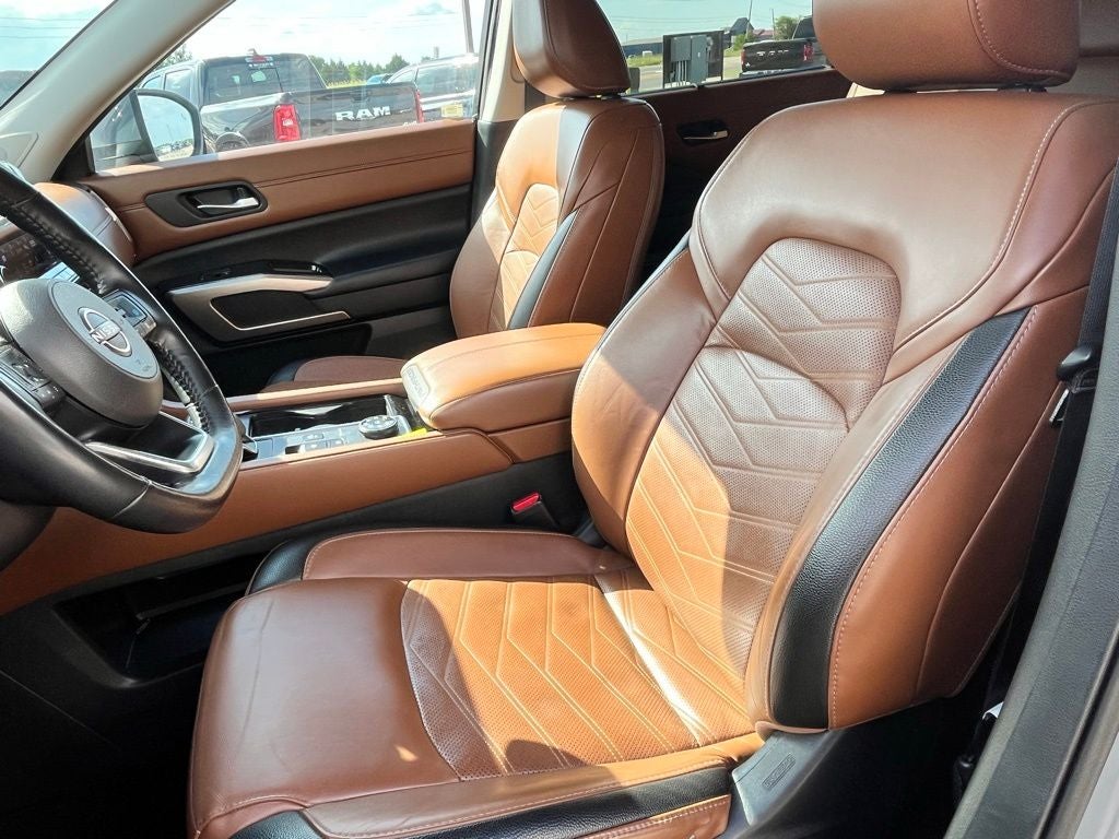 2023 Nissan Pathfinder Platinum 4WD