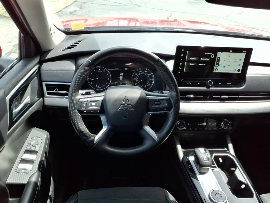 2025 Mitsubishi Outlander SE