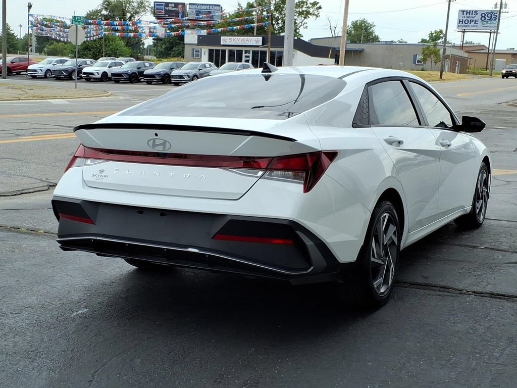 2025 Hyundai Elantra SEL Sport