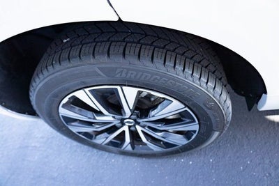 2023 Volvo XC60 Plus Dark Theme