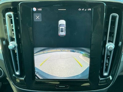 2023 Volvo XC40 B4 Plus Bright Theme