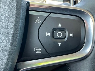 2023 Volvo XC40 B4 Plus Bright Theme