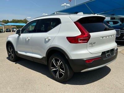 2023 Volvo XC40 B4 Plus Bright Theme