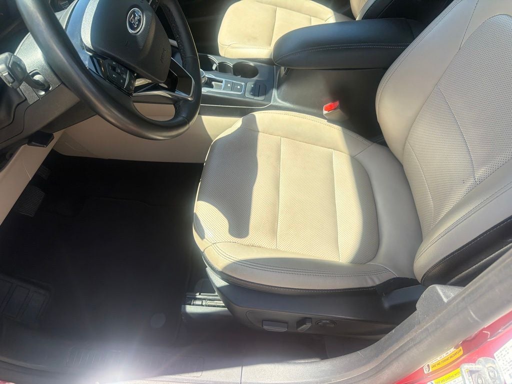 2022 Ford Escape SEL