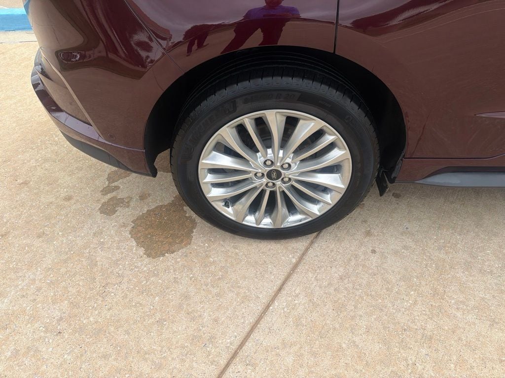 2020 Ford Edge Titanium
