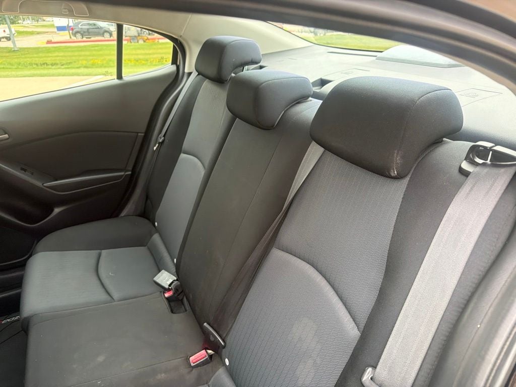 2016 Mazda Mazda3 i Sport