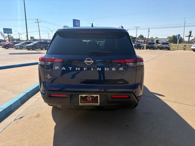 2025 Nissan Pathfinder SV