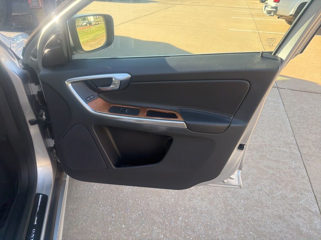 2017 Volvo XC60 T5 Inscription