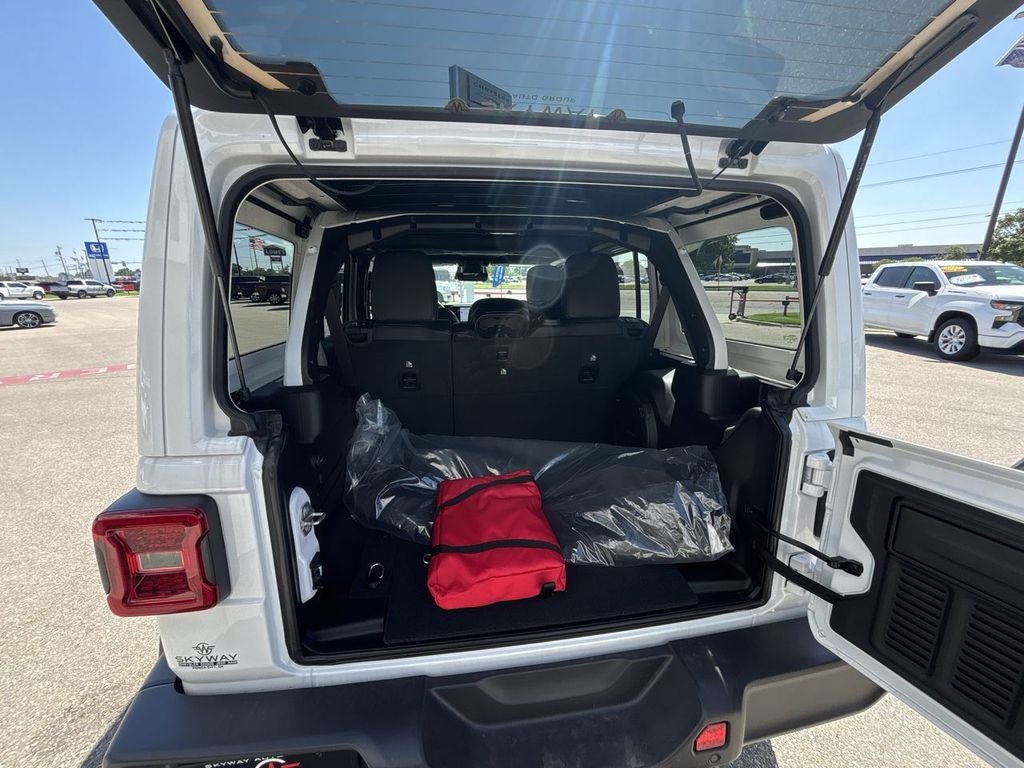 2025 Jeep Wrangler WRANGLER 4-DOOR SAHARA