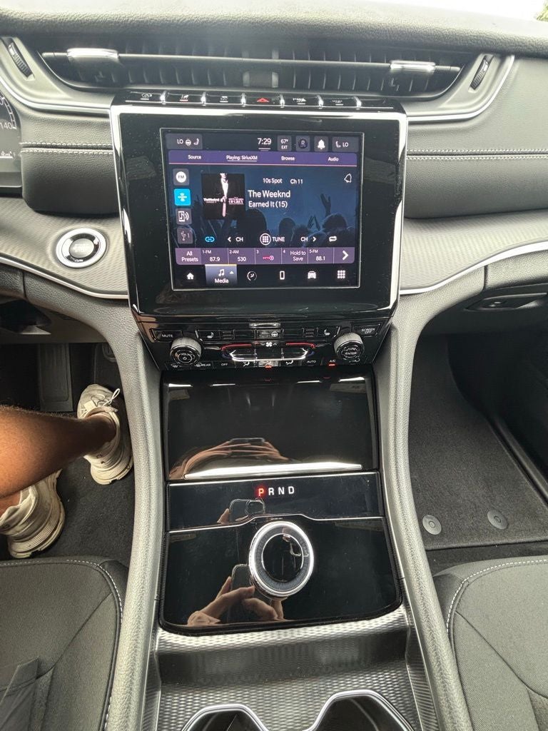 2025 Jeep Grand Cherokee GRAND CHEROKEE LAREDO X 4X4