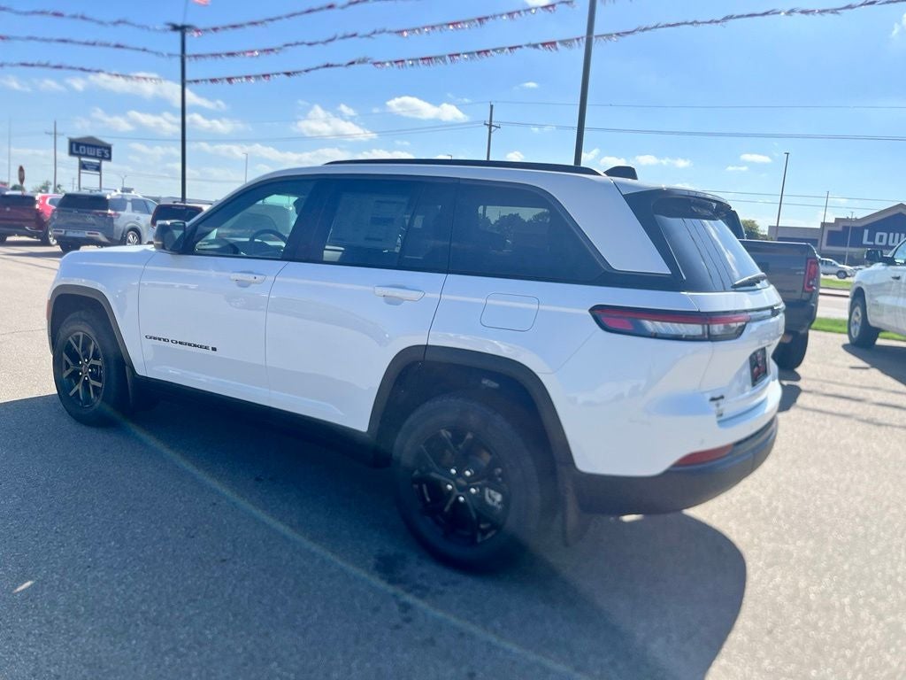 2026 Jeep Grand Cherokee GRAND CHEROKEE LAREDO ALTITUDE 4X4
