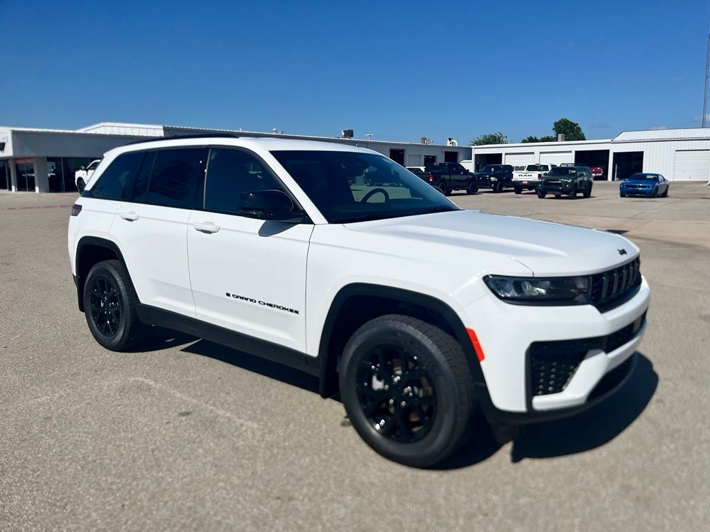 2026 Jeep Grand Cherokee GRAND CHEROKEE LAREDO ALTITUDE 4X4