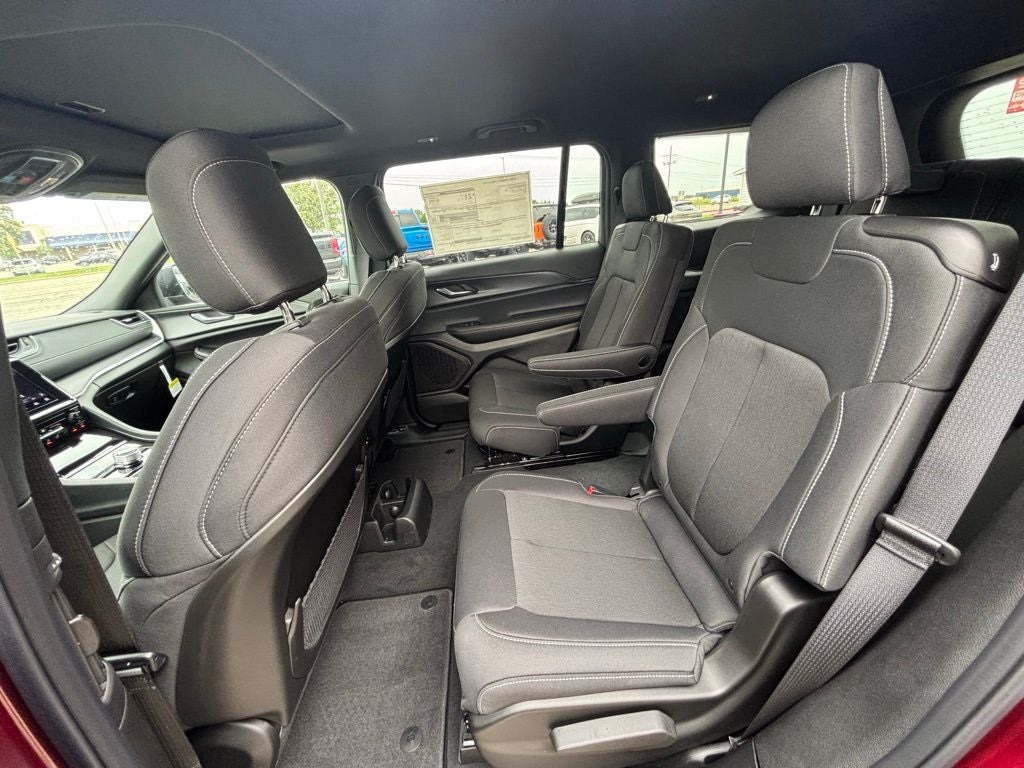 2025 Jeep Grand Cherokee GRAND CHEROKEE L LAREDO X 4X4