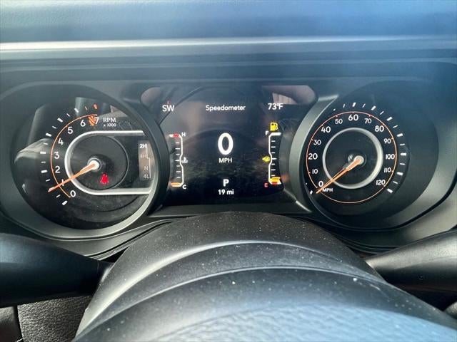 2026 Jeep Gladiator GLADIATOR SAHARA 4X4