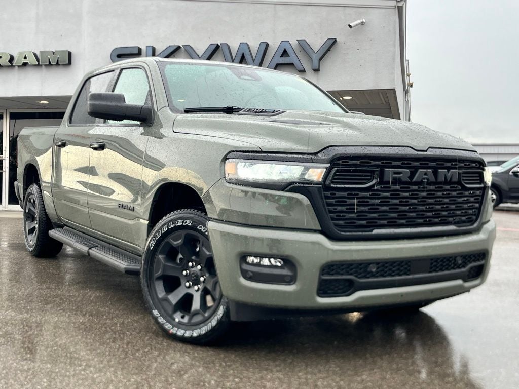 2026 RAM Ram 1500 RAM 1500 EXPRESS CREW CAB 4X4 5'7' BOX