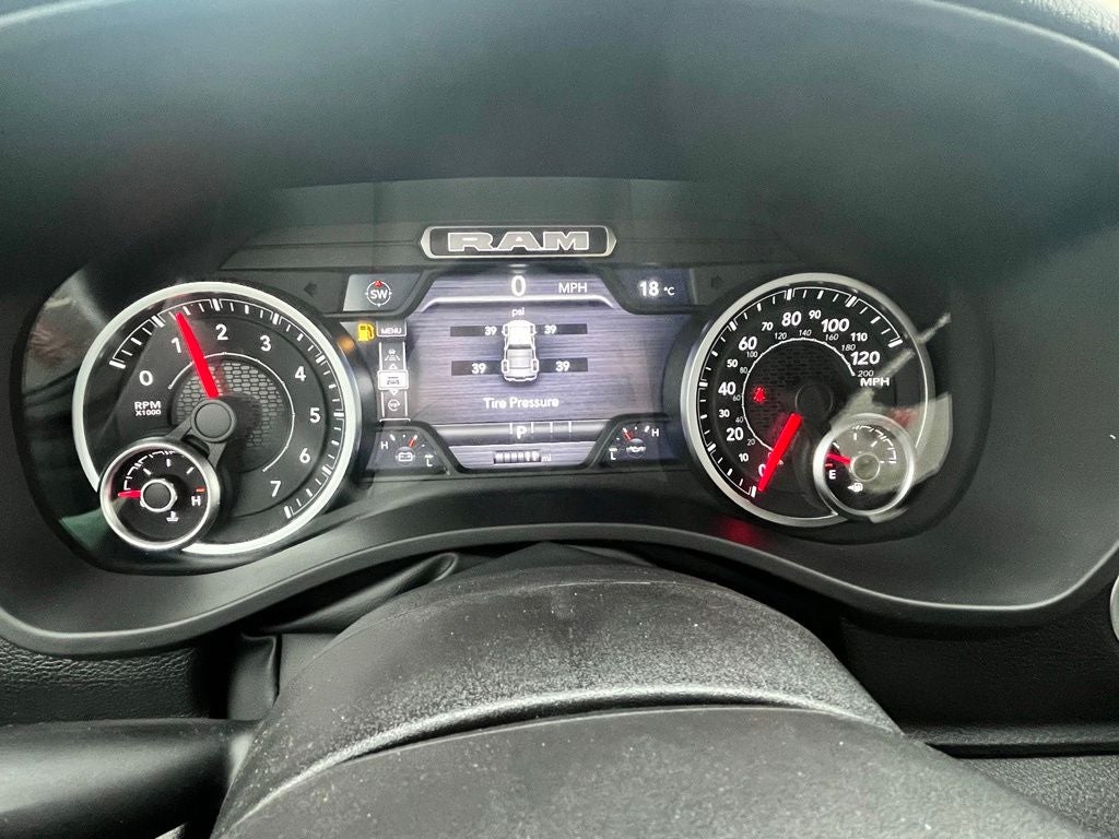 2026 RAM Ram 1500 RAM 1500 EXPRESS CREW CAB 4X4 5'7' BOX