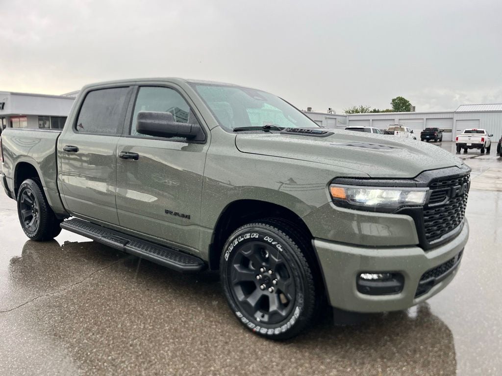 2026 RAM Ram 1500 RAM 1500 EXPRESS CREW CAB 4X4 5'7' BOX