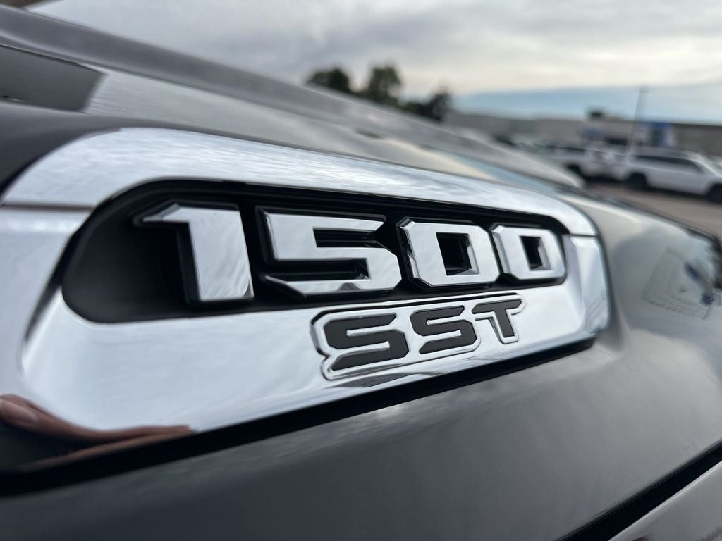 2025 RAM Ram 1500 RAM 1500 LARAMIE CREW CAB 4X4 5'7' BOX