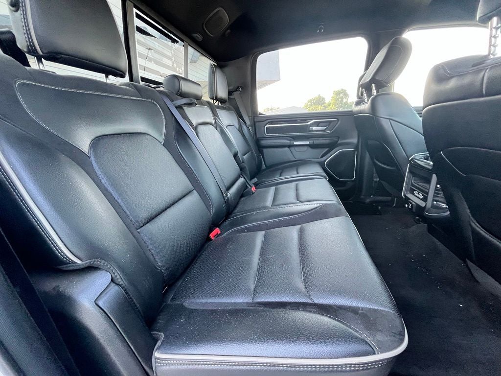 2020 RAM 1500 Laramie Crew Cab 4x4 5'7' Box