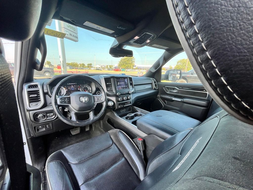 2020 RAM 1500 Laramie Crew Cab 4x4 5'7' Box