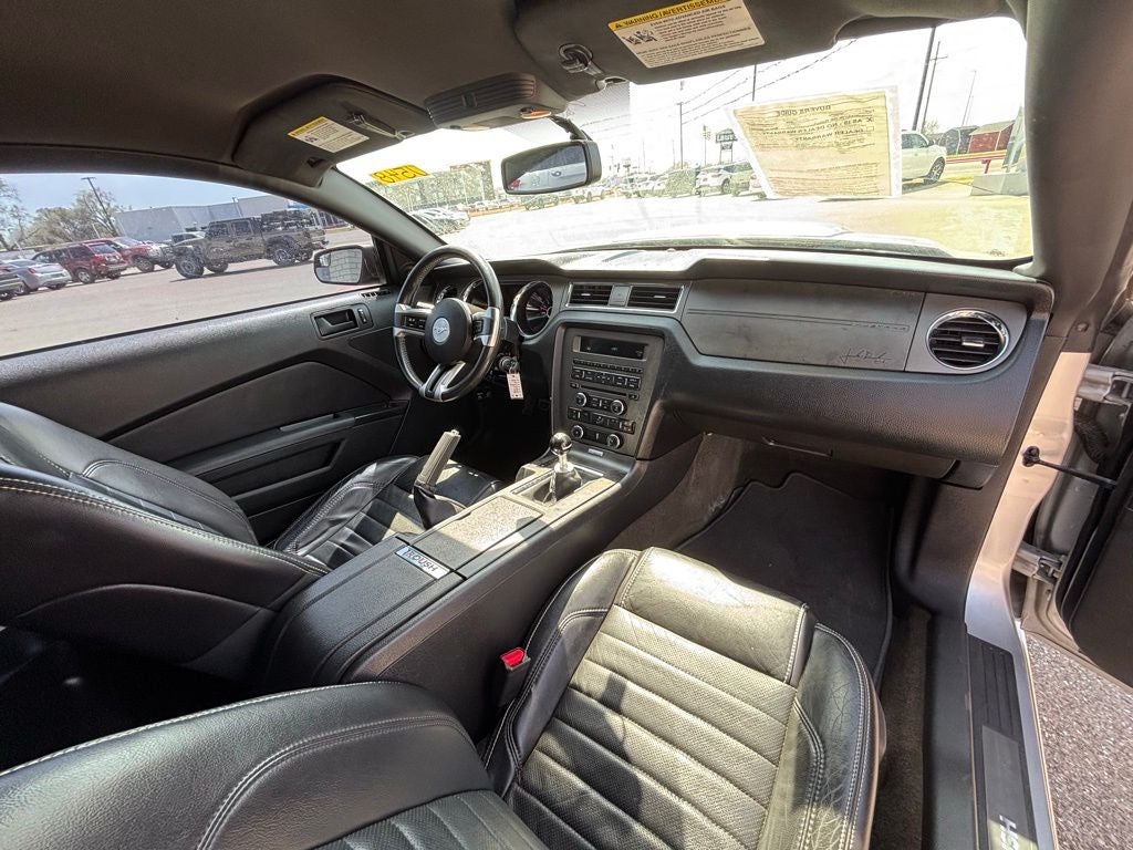 2014 Ford Mustang V6