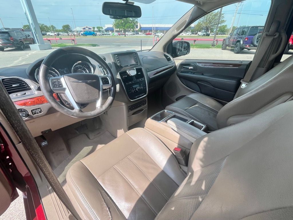 2012 Chrysler Town & Country Touring-L