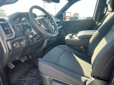 2026 RAM Ram 2500 RAM 2500 BLACK EXPRESS CREW CAB 4X4 6'4' BOX