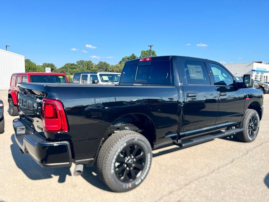 2026 RAM Ram 2500 RAM 2500 BLACK EXPRESS CREW CAB 4X4 6'4' BOX