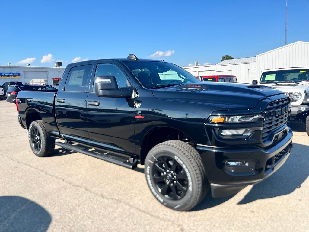 2026 RAM Ram 2500 RAM 2500 BLACK EXPRESS CREW CAB 4X4 6'4' BOX