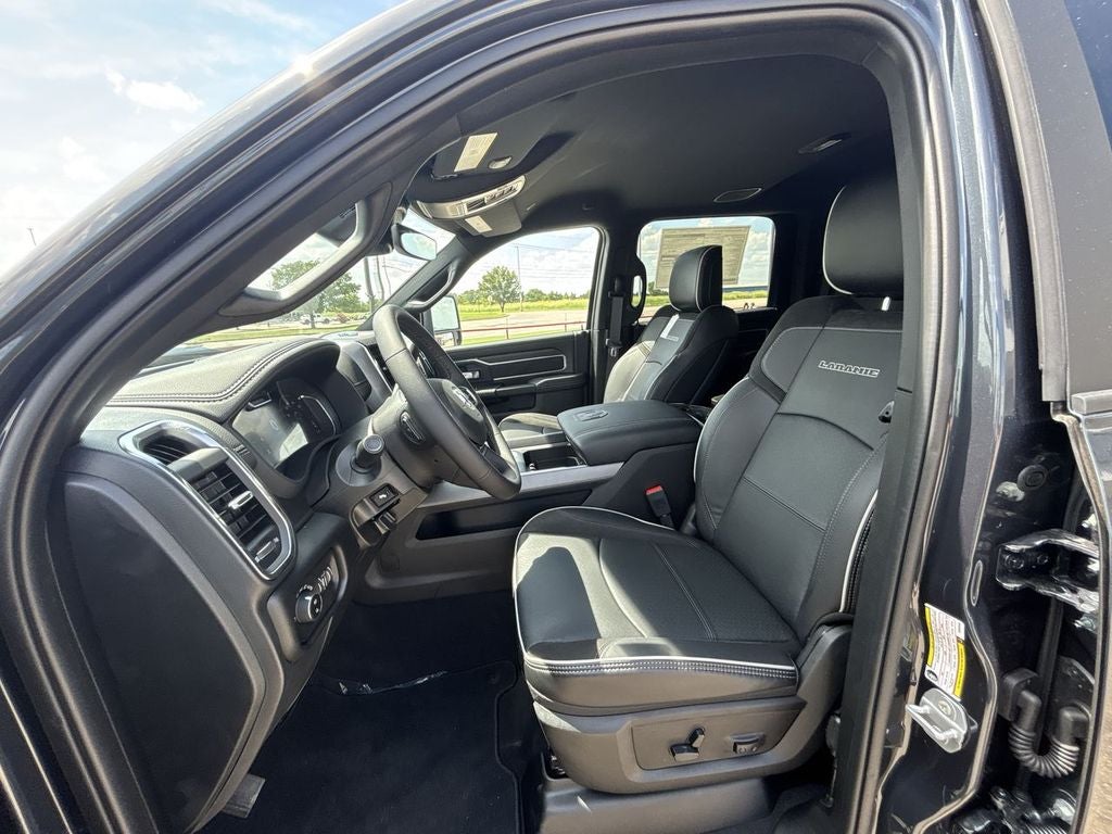 2025 RAM Ram 2500 RAM 2500 LARAMIE MEGA CAB 4X4 6'4' BOX