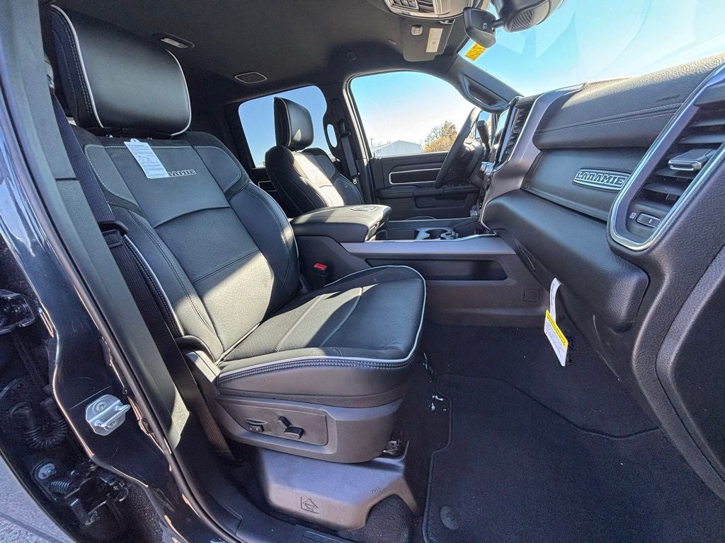 2026 RAM Ram 3500 RAM 3500 LARAMIE MEGA CAB 4X4 6'4' BOX