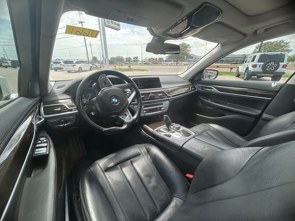 2018 BMW 740i 740i